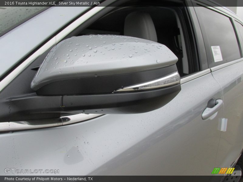 Silver Sky Metallic / Ash 2016 Toyota Highlander XLE