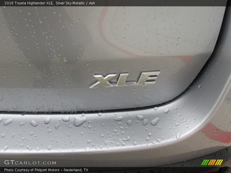 Silver Sky Metallic / Ash 2016 Toyota Highlander XLE