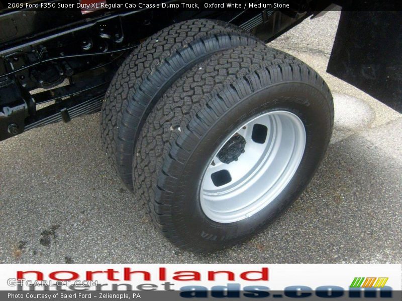 Oxford White / Medium Stone 2009 Ford F350 Super Duty XL Regular Cab Chassis Dump Truck