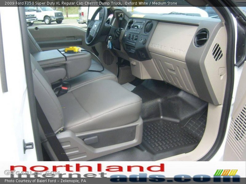 Oxford White / Medium Stone 2009 Ford F350 Super Duty XL Regular Cab Chassis Dump Truck