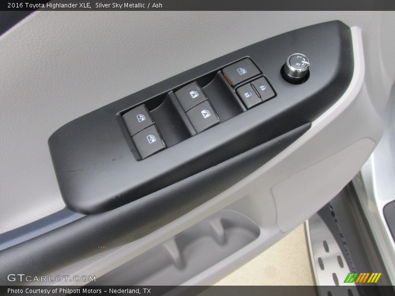 Silver Sky Metallic / Ash 2016 Toyota Highlander XLE