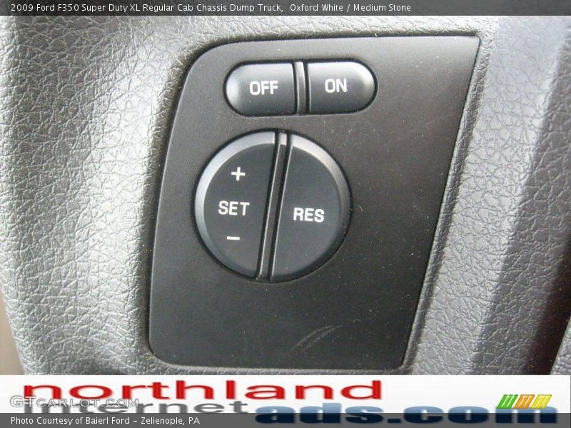 Oxford White / Medium Stone 2009 Ford F350 Super Duty XL Regular Cab Chassis Dump Truck