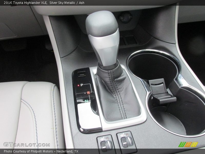 Silver Sky Metallic / Ash 2016 Toyota Highlander XLE