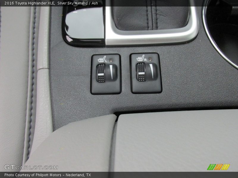 Silver Sky Metallic / Ash 2016 Toyota Highlander XLE