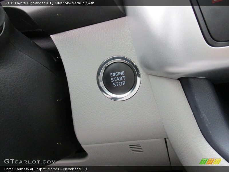 Silver Sky Metallic / Ash 2016 Toyota Highlander XLE