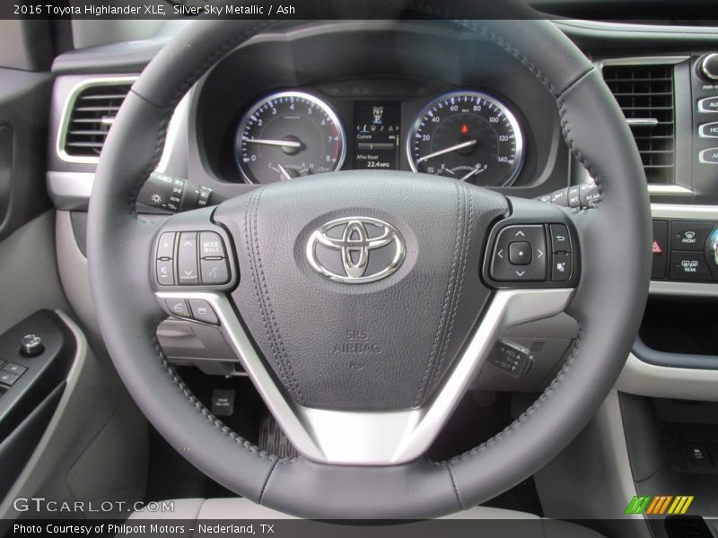 Silver Sky Metallic / Ash 2016 Toyota Highlander XLE