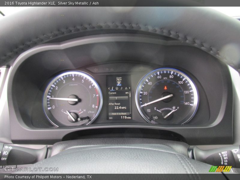 Silver Sky Metallic / Ash 2016 Toyota Highlander XLE