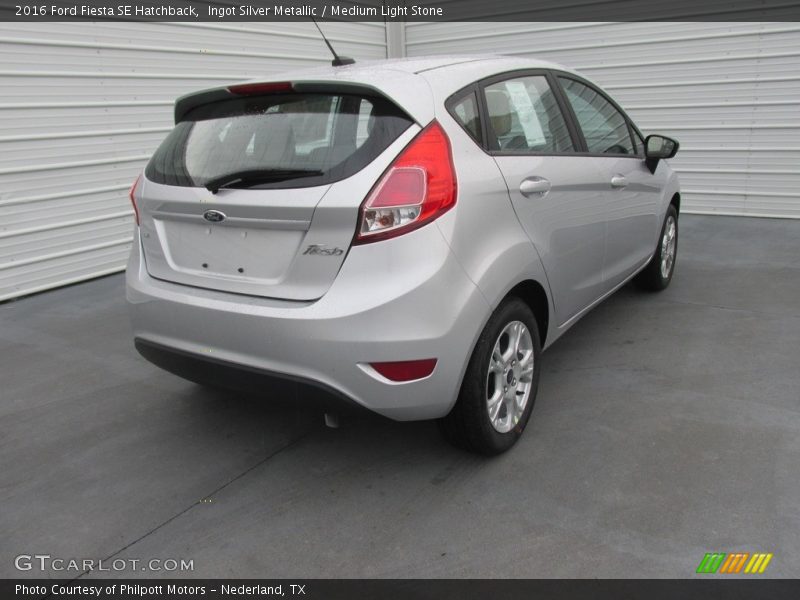 Ingot Silver Metallic / Medium Light Stone 2016 Ford Fiesta SE Hatchback