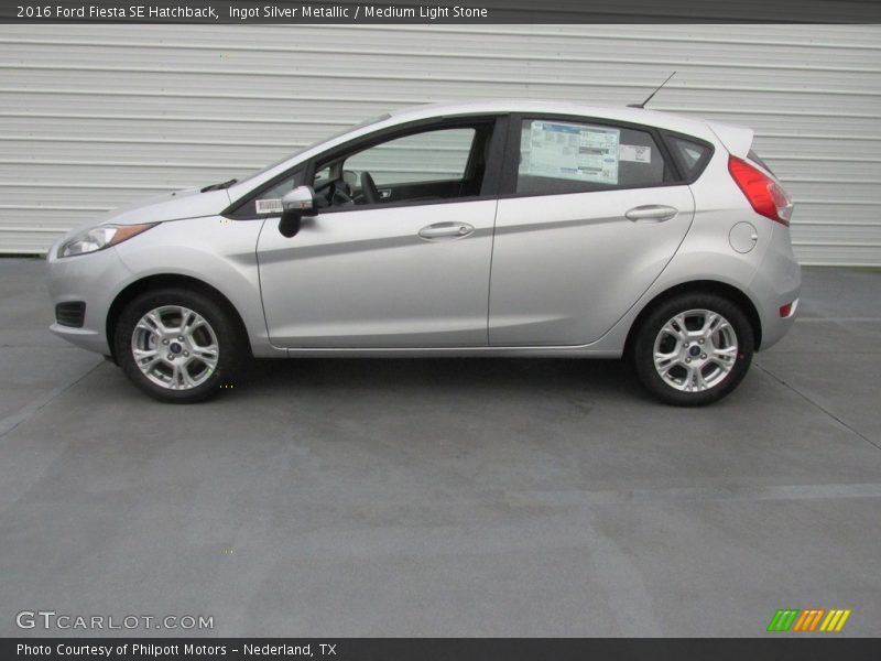 Ingot Silver Metallic / Medium Light Stone 2016 Ford Fiesta SE Hatchback