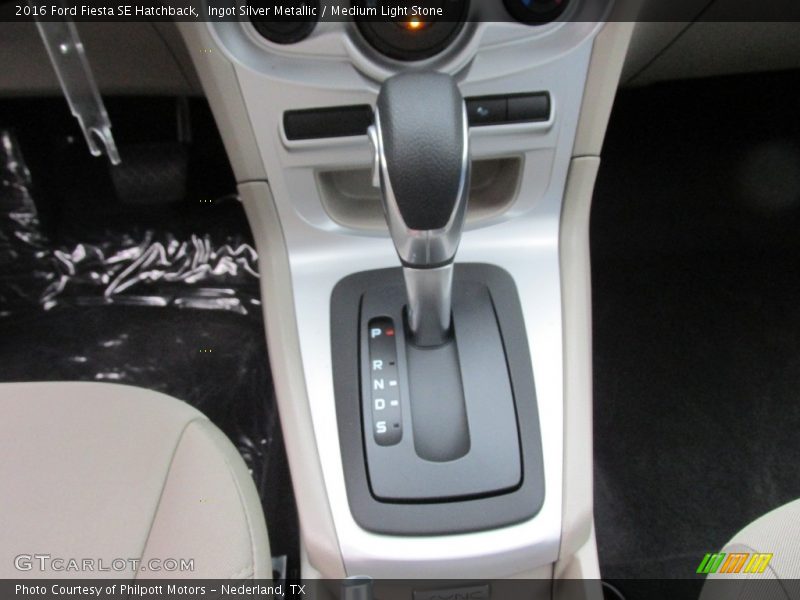 Ingot Silver Metallic / Medium Light Stone 2016 Ford Fiesta SE Hatchback