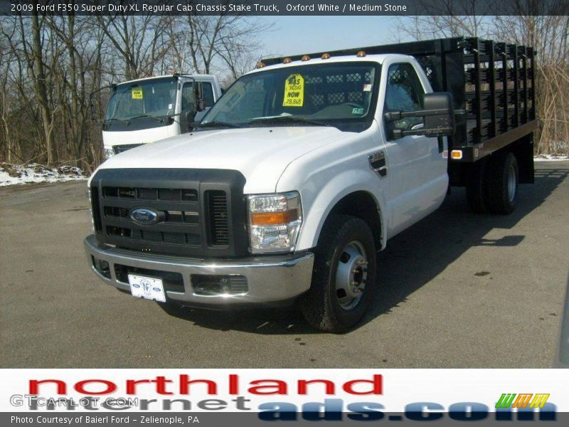 Oxford White / Medium Stone 2009 Ford F350 Super Duty XL Regular Cab Chassis Stake Truck
