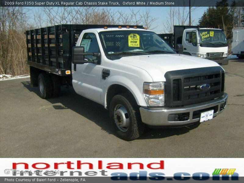Oxford White / Medium Stone 2009 Ford F350 Super Duty XL Regular Cab Chassis Stake Truck