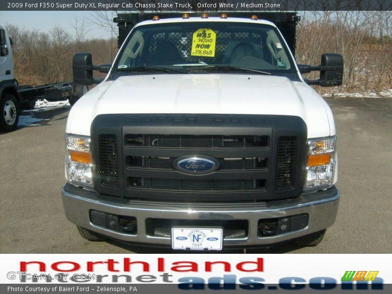 Oxford White / Medium Stone 2009 Ford F350 Super Duty XL Regular Cab Chassis Stake Truck