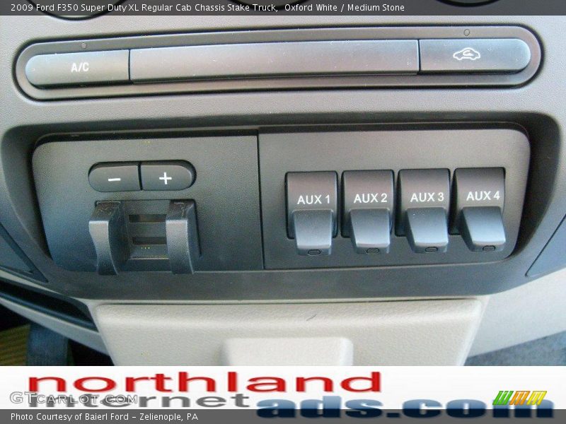 Oxford White / Medium Stone 2009 Ford F350 Super Duty XL Regular Cab Chassis Stake Truck