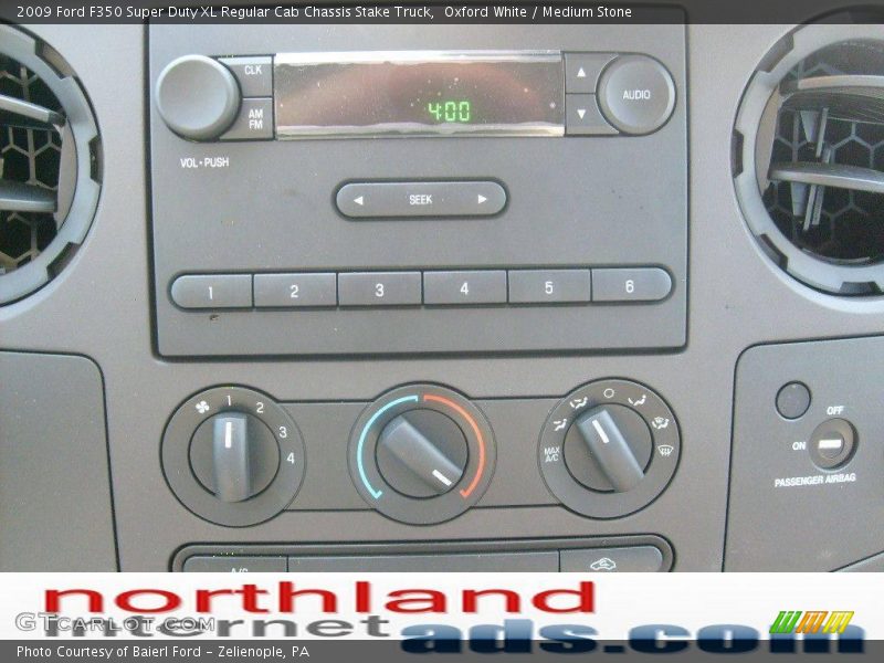 Oxford White / Medium Stone 2009 Ford F350 Super Duty XL Regular Cab Chassis Stake Truck