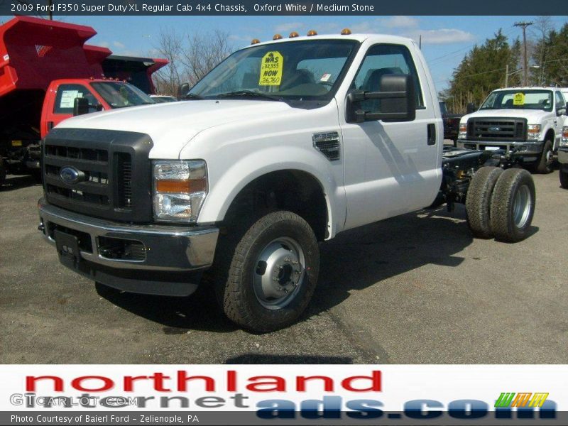 Oxford White / Medium Stone 2009 Ford F350 Super Duty XL Regular Cab 4x4 Chassis
