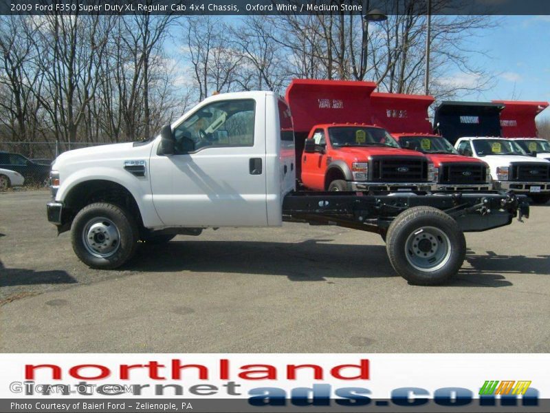 Oxford White / Medium Stone 2009 Ford F350 Super Duty XL Regular Cab 4x4 Chassis