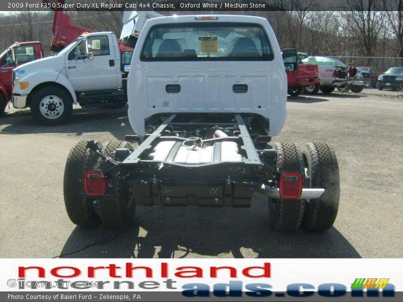 Oxford White / Medium Stone 2009 Ford F350 Super Duty XL Regular Cab 4x4 Chassis
