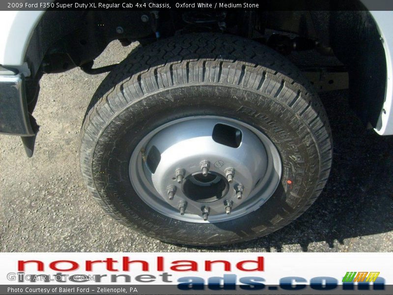 Oxford White / Medium Stone 2009 Ford F350 Super Duty XL Regular Cab 4x4 Chassis