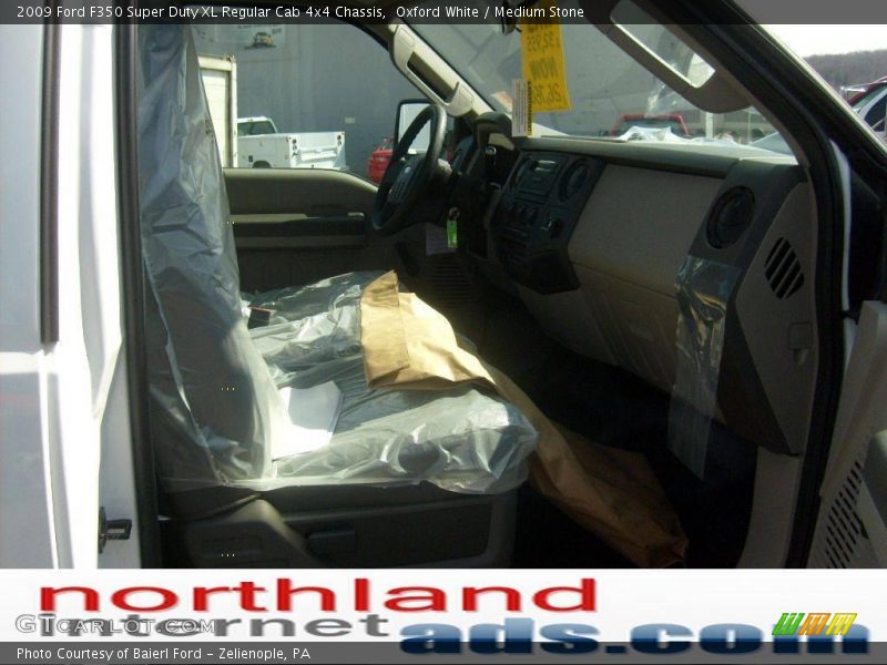 Oxford White / Medium Stone 2009 Ford F350 Super Duty XL Regular Cab 4x4 Chassis