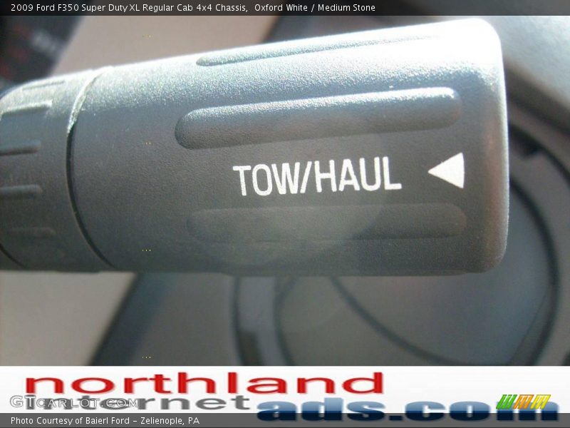 Oxford White / Medium Stone 2009 Ford F350 Super Duty XL Regular Cab 4x4 Chassis
