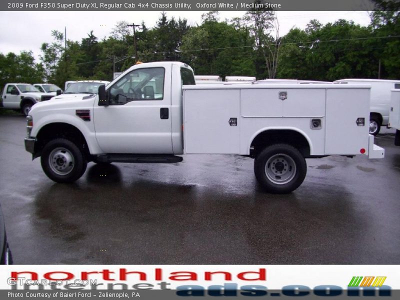 Oxford White / Medium Stone 2009 Ford F350 Super Duty XL Regular Cab 4x4 Chassis Utility