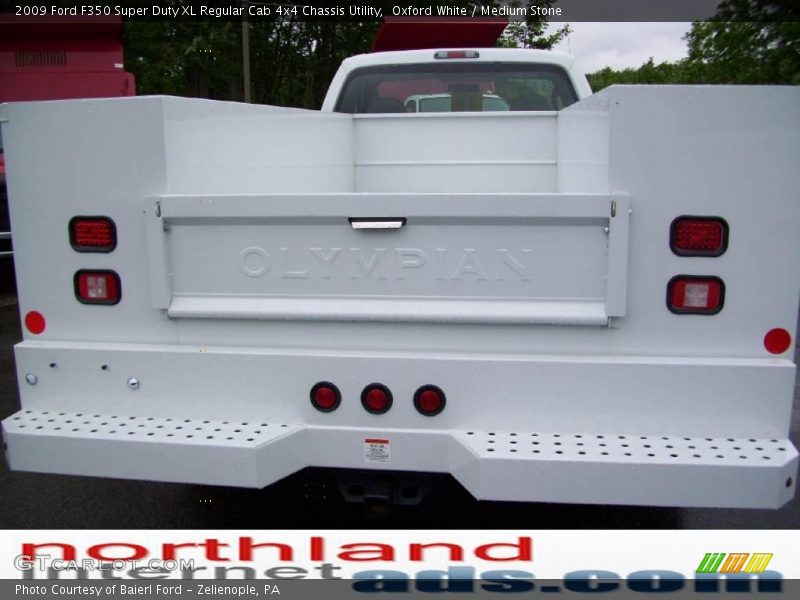 Oxford White / Medium Stone 2009 Ford F350 Super Duty XL Regular Cab 4x4 Chassis Utility