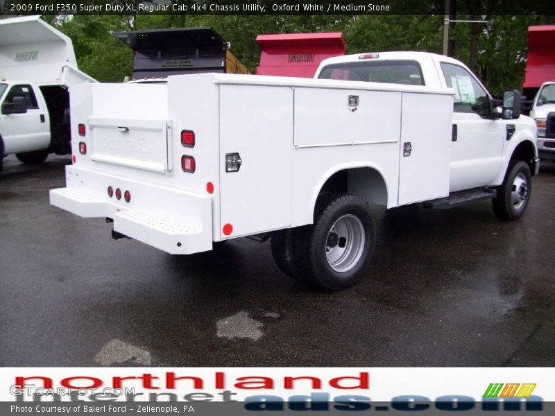 Oxford White / Medium Stone 2009 Ford F350 Super Duty XL Regular Cab 4x4 Chassis Utility