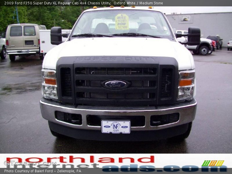 Oxford White / Medium Stone 2009 Ford F350 Super Duty XL Regular Cab 4x4 Chassis Utility
