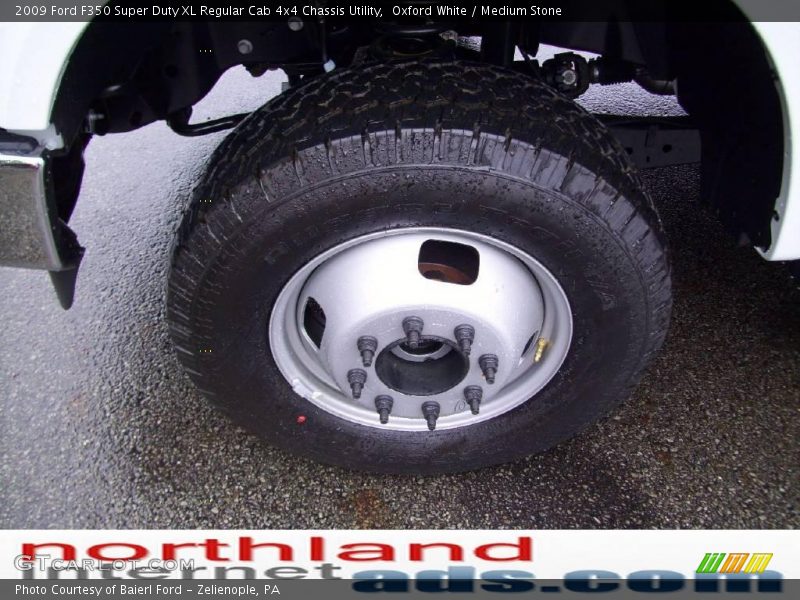 Oxford White / Medium Stone 2009 Ford F350 Super Duty XL Regular Cab 4x4 Chassis Utility