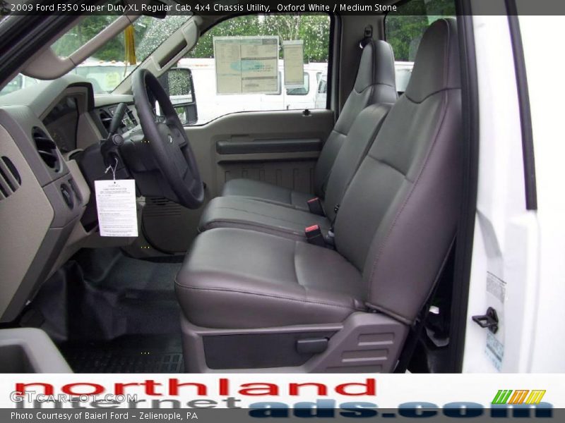 Oxford White / Medium Stone 2009 Ford F350 Super Duty XL Regular Cab 4x4 Chassis Utility