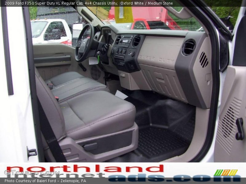 Oxford White / Medium Stone 2009 Ford F350 Super Duty XL Regular Cab 4x4 Chassis Utility