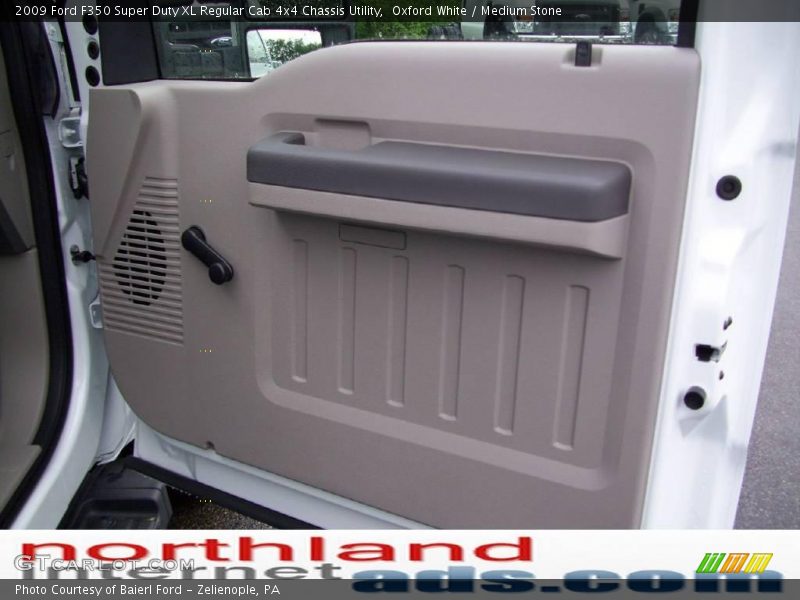Oxford White / Medium Stone 2009 Ford F350 Super Duty XL Regular Cab 4x4 Chassis Utility
