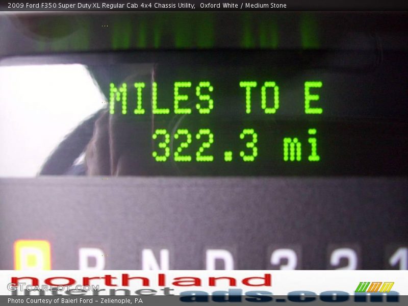 Oxford White / Medium Stone 2009 Ford F350 Super Duty XL Regular Cab 4x4 Chassis Utility