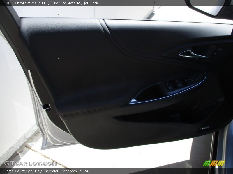 Silver Ice Metallic / Jet Black 2016 Chevrolet Malibu LT