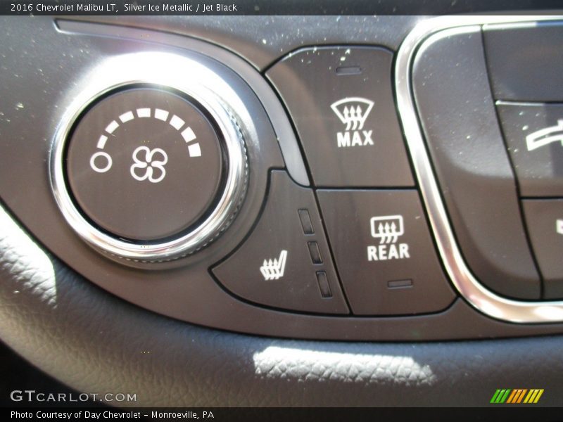 Silver Ice Metallic / Jet Black 2016 Chevrolet Malibu LT