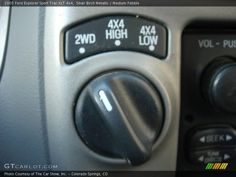Silver Birch Metallic / Medium Pebble 2005 Ford Explorer Sport Trac XLT 4x4