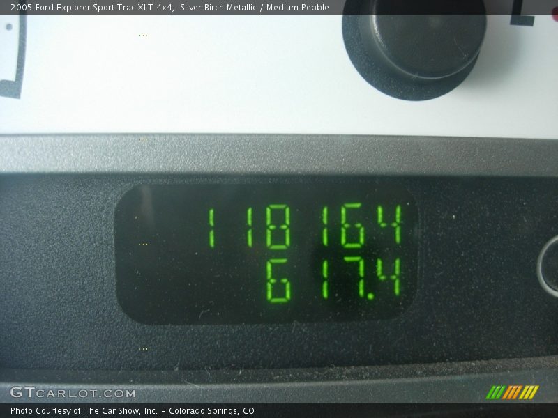 Silver Birch Metallic / Medium Pebble 2005 Ford Explorer Sport Trac XLT 4x4