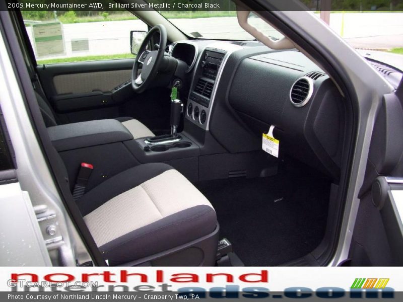 Brilliant Silver Metallic / Charcoal Black 2009 Mercury Mountaineer AWD