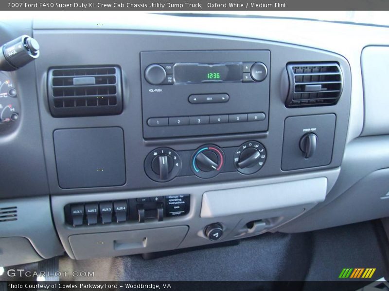 Oxford White / Medium Flint 2007 Ford F450 Super Duty XL Crew Cab Chassis Utility Dump Truck