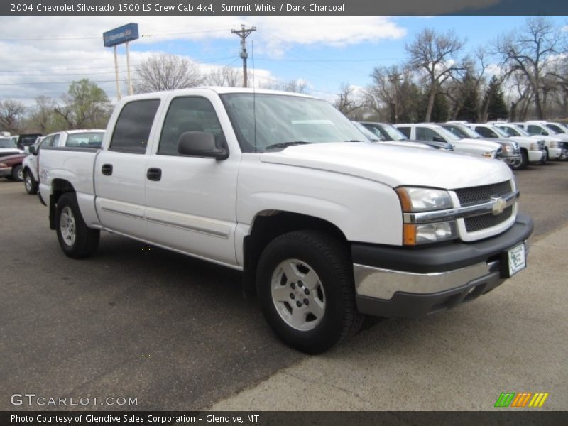 Front 3/4 View of 2004 Silverado 1500 LS Crew Cab 4x4