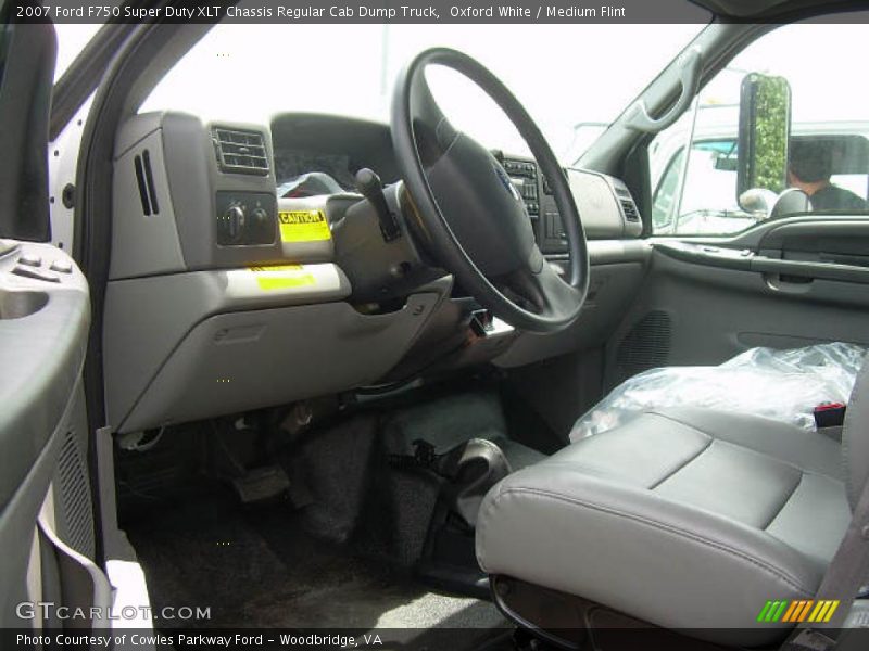 Oxford White / Medium Flint 2007 Ford F750 Super Duty XLT Chassis Regular Cab Dump Truck