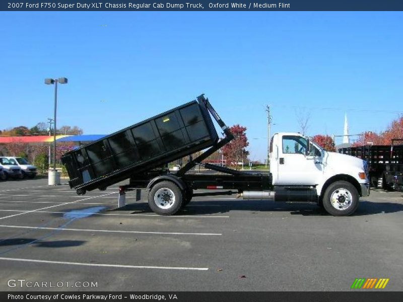Oxford White / Medium Flint 2007 Ford F750 Super Duty XLT Chassis Regular Cab Dump Truck