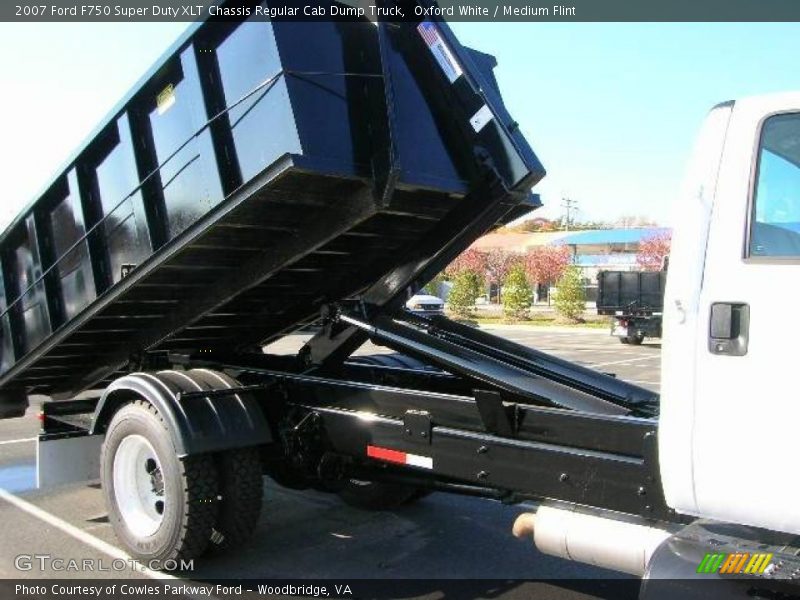 Oxford White / Medium Flint 2007 Ford F750 Super Duty XLT Chassis Regular Cab Dump Truck
