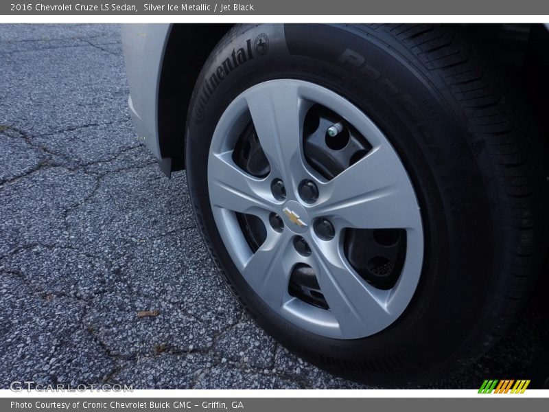 Silver Ice Metallic / Jet Black 2016 Chevrolet Cruze LS Sedan