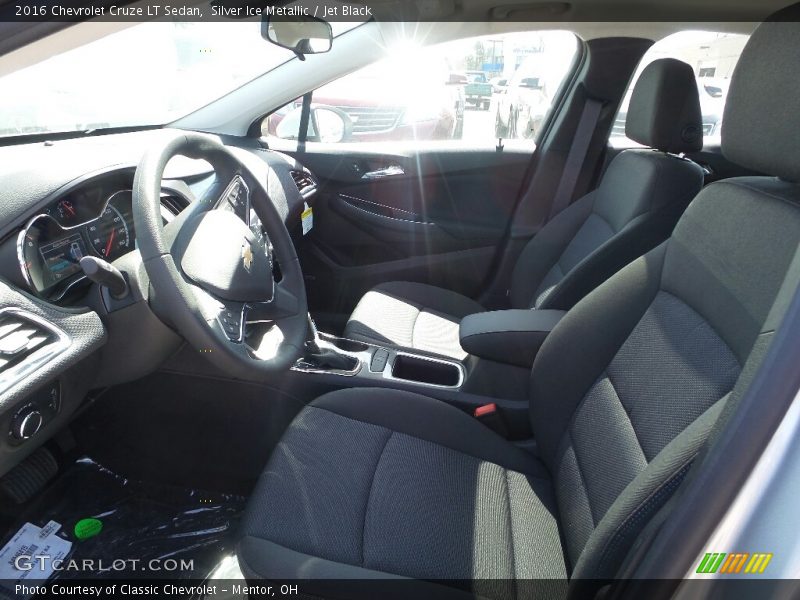 Silver Ice Metallic / Jet Black 2016 Chevrolet Cruze LT Sedan