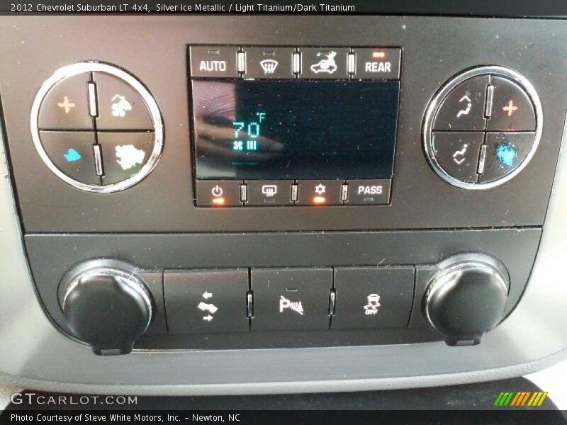 Silver Ice Metallic / Light Titanium/Dark Titanium 2012 Chevrolet Suburban LT 4x4