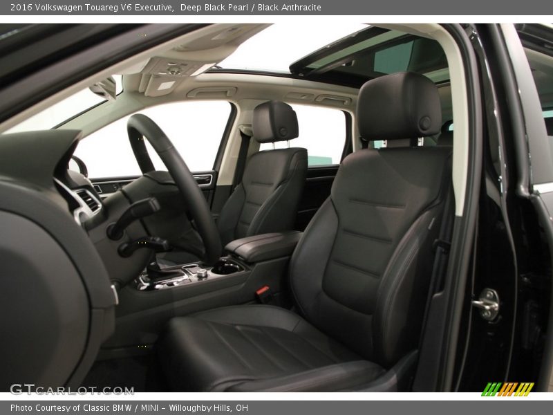 Deep Black Pearl / Black Anthracite 2016 Volkswagen Touareg V6 Executive
