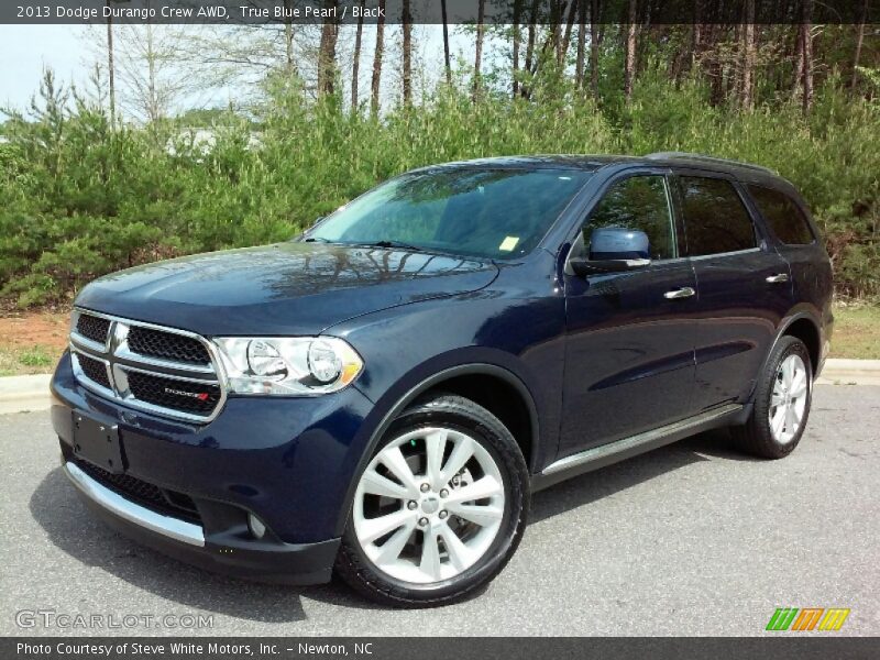 Front 3/4 View of 2013 Durango Crew AWD