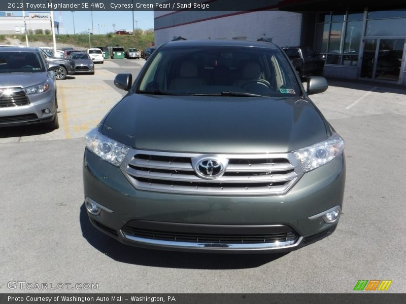 Cypress Green Pearl / Sand Beige 2013 Toyota Highlander SE 4WD